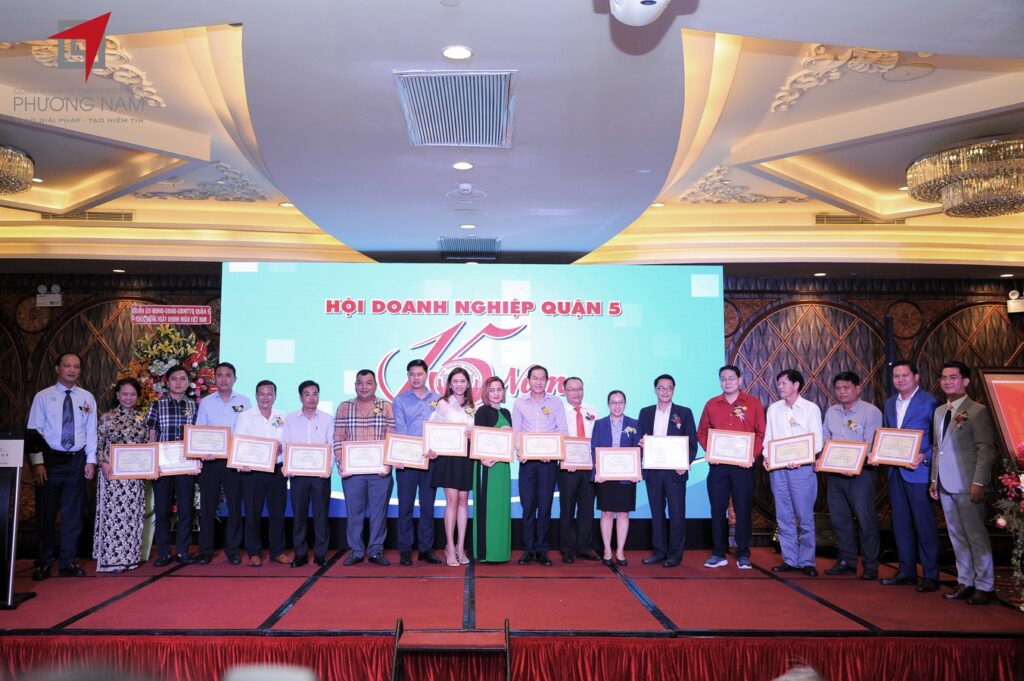 Phương Nam được khen tặng có đóng ý tích cực vào hoạt động hội doanh nghiệp quận 5