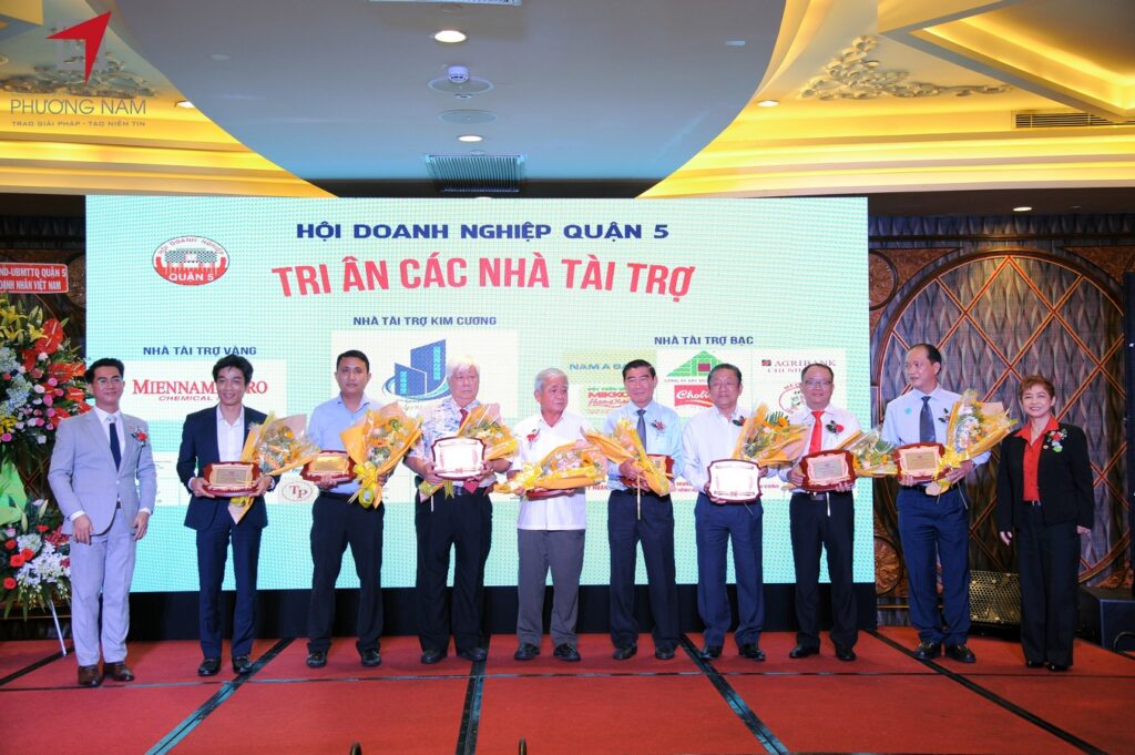 Bằng khen được Hội doanh nghiệp quận 5 trao tặng