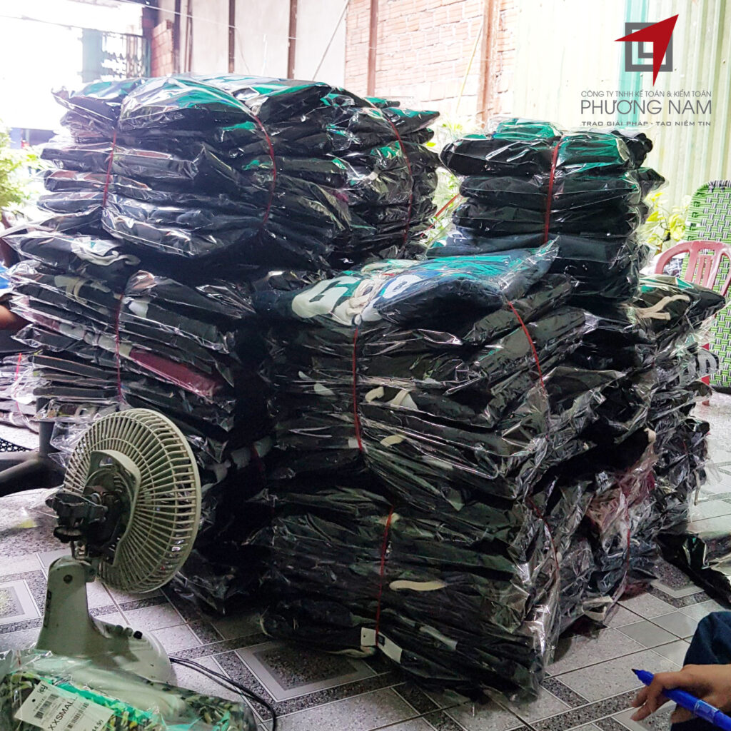 1000 quần áo ấm cứu trợ cho người dân Sơn Giang