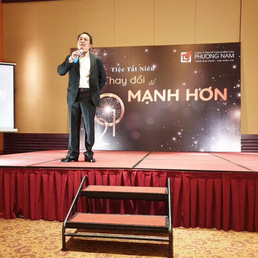 Chủ tịch Lê Đình Túc phát biểu khai tiệc