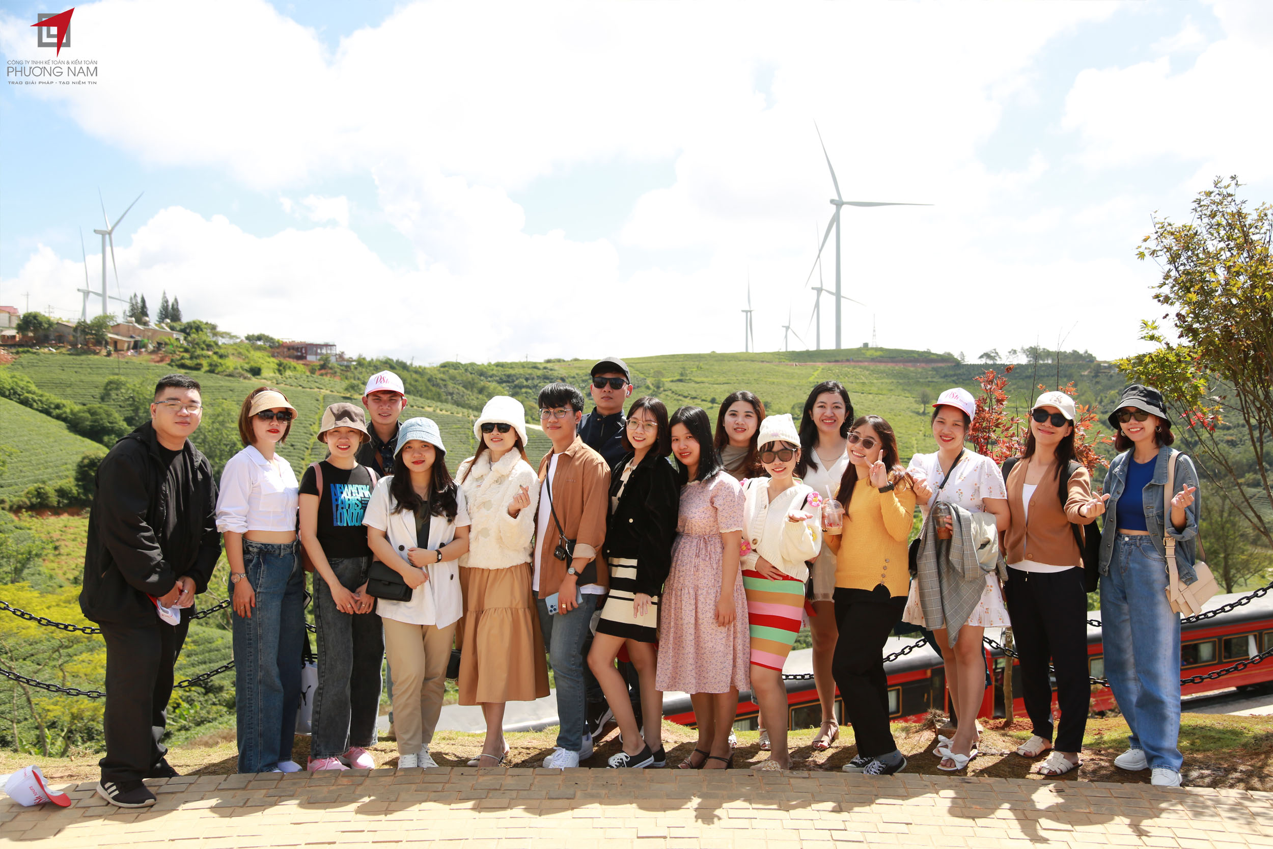 Phương Nam tham quan các điểm du lịch nổi tiếng tại Đà Lạt