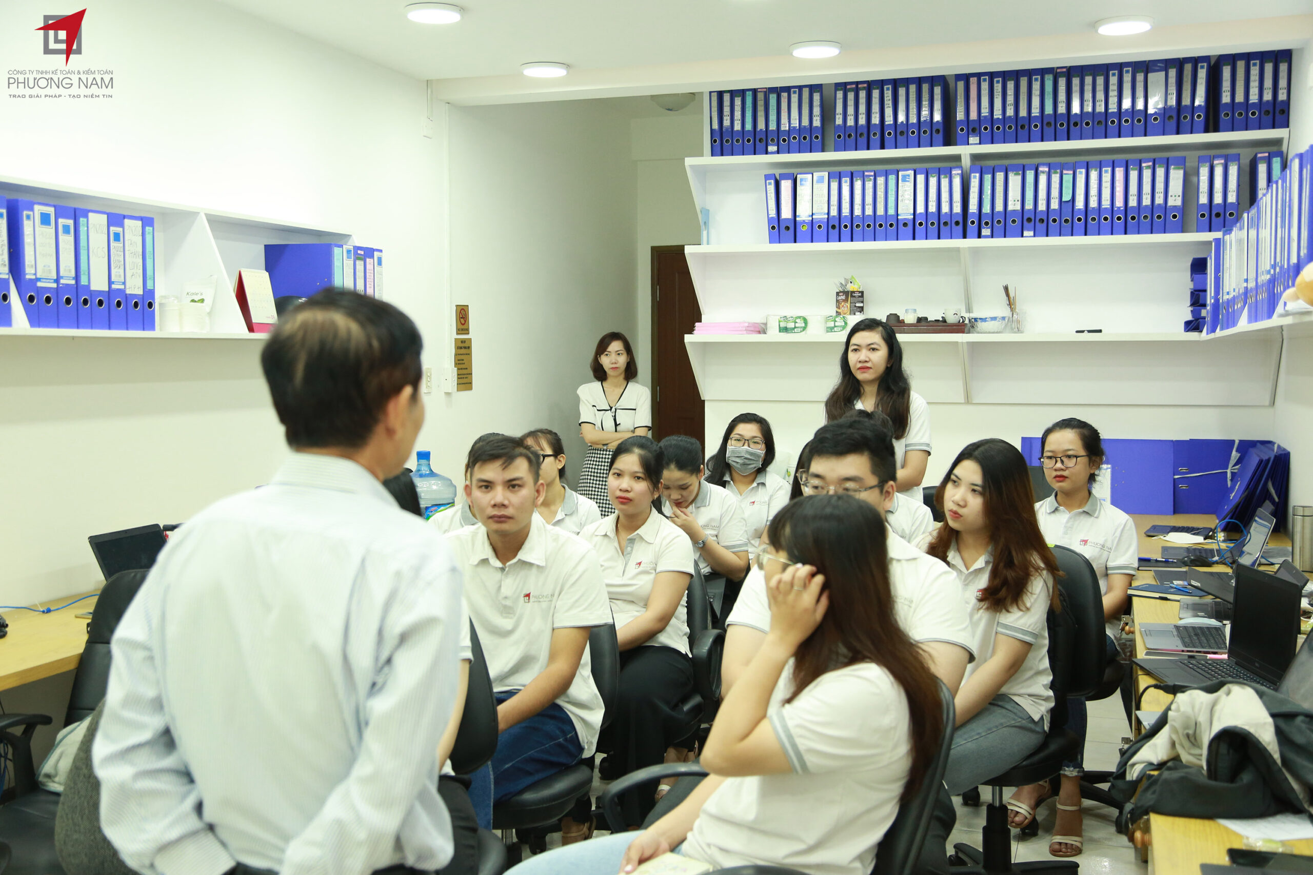 Các học viên năng nổ phát biểu ý kiến